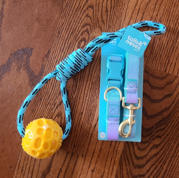 π50% OFF - NWTβΌοΈ Tails & Noses 3-pC Set of a Matching Collar & Leash with a Toy - Picture 7 of 7